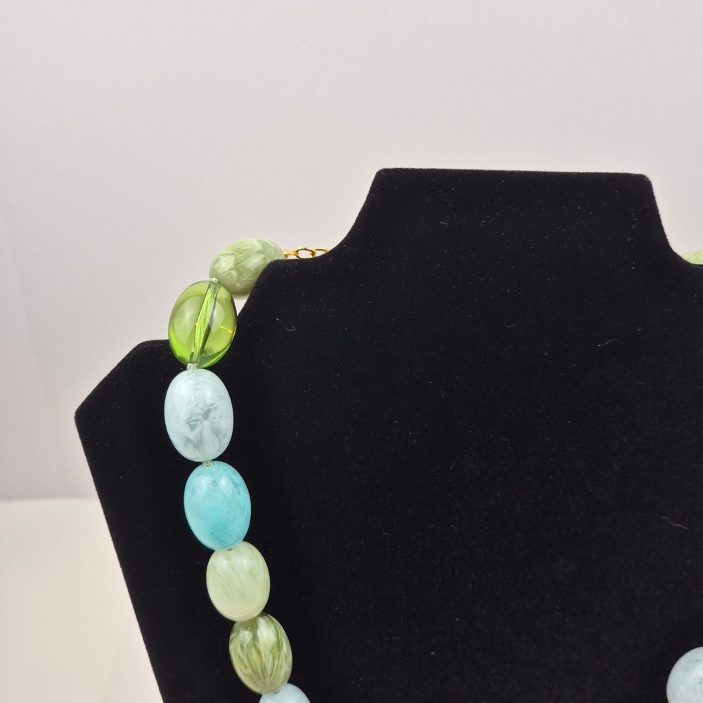Joan Rivers NWOT 20" Beaded Necklace Green Blue Oval Resin Beads Coastal Resort - Picture 2 of 11